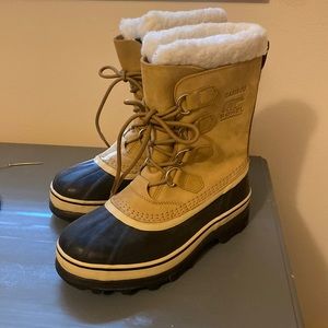 SOREL Women’s Caribou boots sz 8